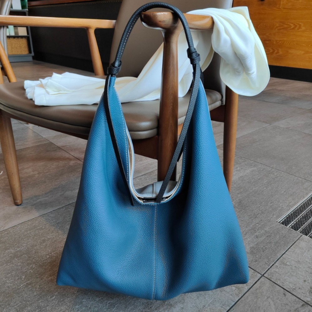 New Trend Leather Texture Magnetic Vintage Underarm Bag All-Match Korea Panelled Casual Shoulder Large Capacity Moda Women Totes Genuine Leather Zippe