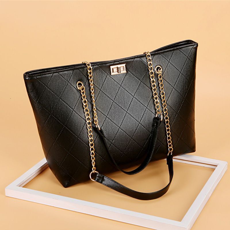New Versatile Chain Carrying Large Capacity Single Shoulder Designer Tote Bag 250324