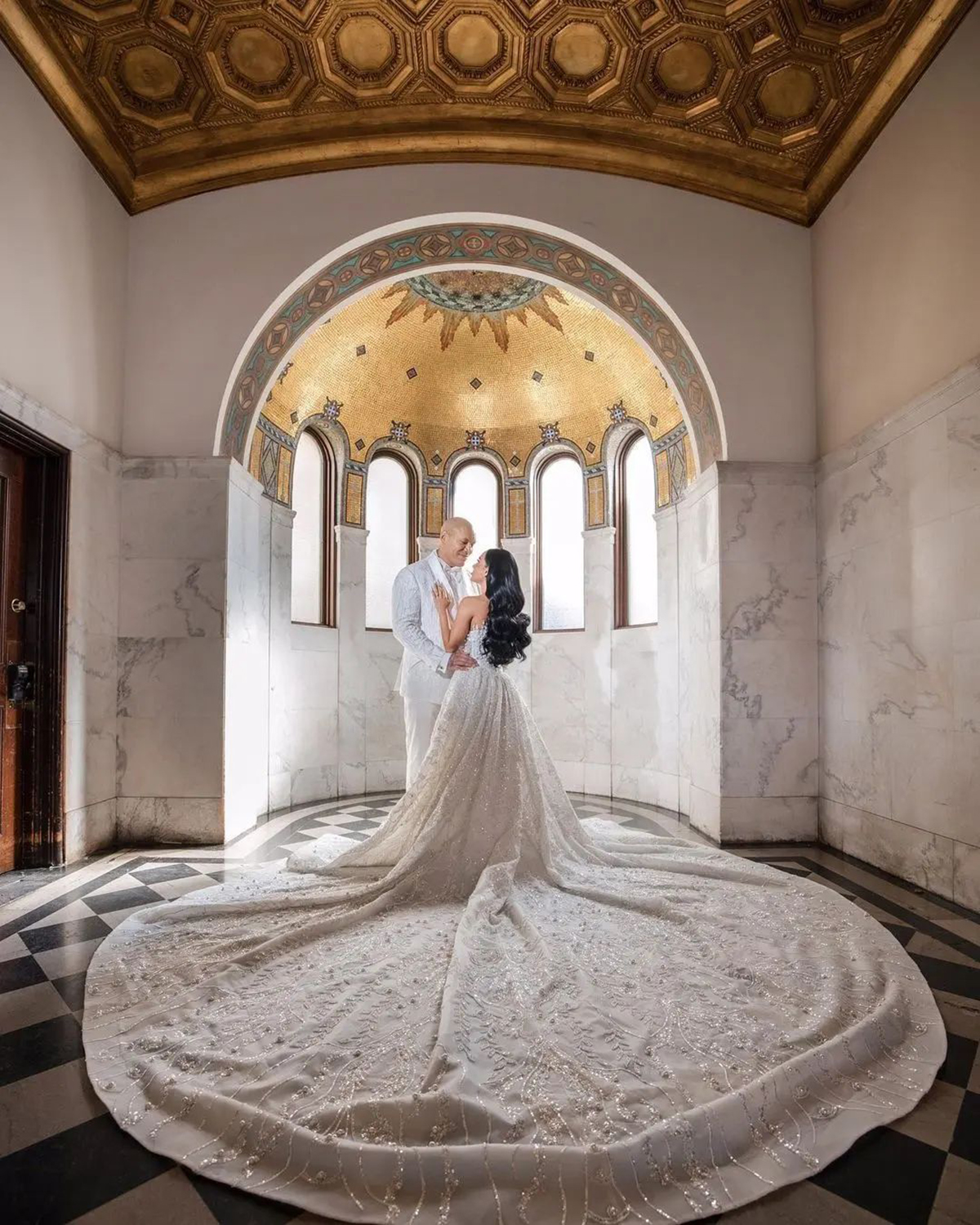 Fashion Pearls Wedding Dresses Mermaid Bridal Gowns With Overskirts One Shoulder Sequins Custom Made Illusion Sweep Train Vestidos De Novia 0218