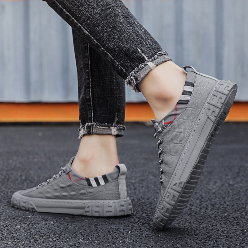 2025 New Designer Men's Old Beijing Cloth Shoes Outdoor Leisure Canvas Board Men's Single Foot Lazy Fashion Shoes Motorcycle Driving Bean Sh