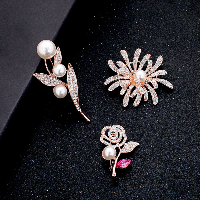 Women Flower Large Brooches Lady Rhinestone Pearl Corsage Brooch Girl Trendy Luxury Jewelry Best Gift Pins Jewelry Accessorises