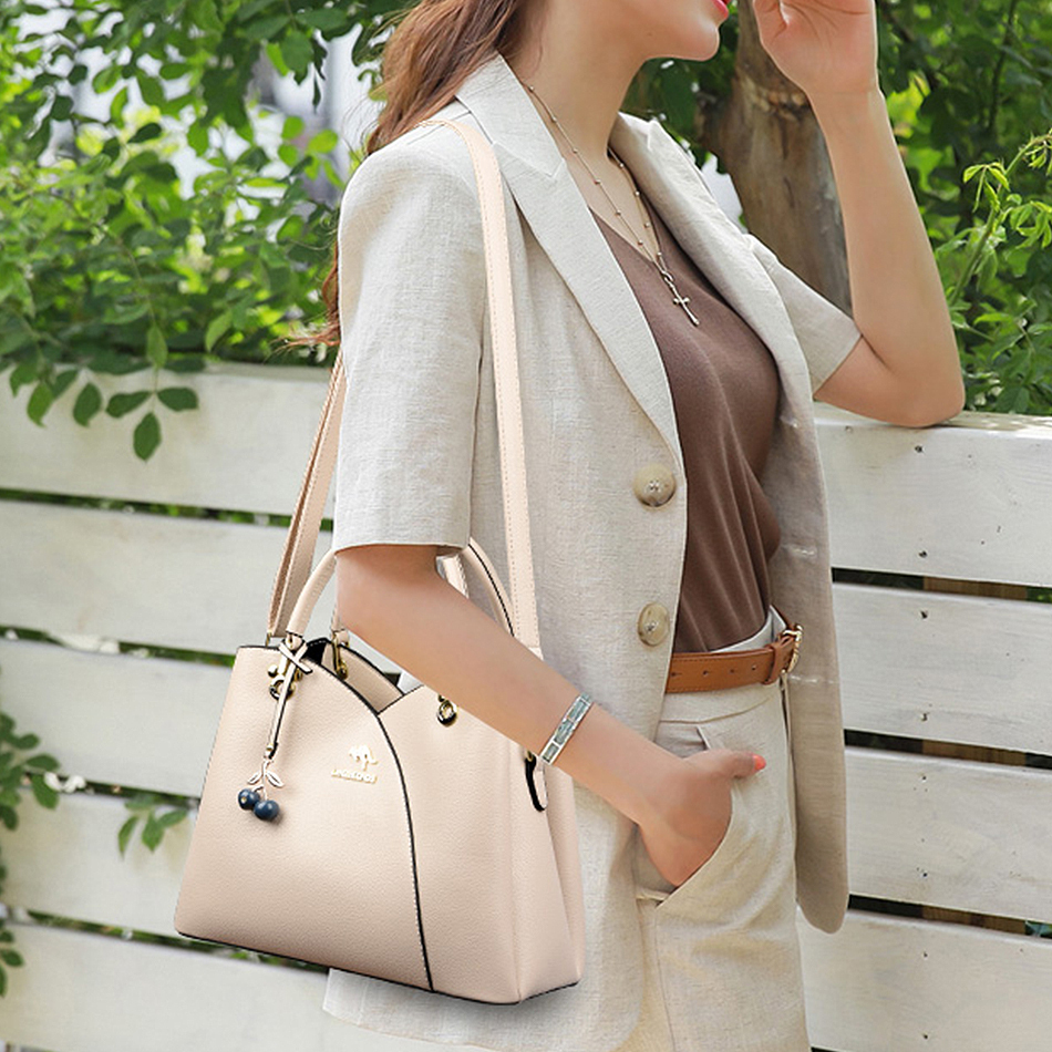 Soft Leather Women's Crossbody Bags Large Capacity Shoulder Handbags Purses with Pendants 2022 Trend Designer Casual Tote Bags