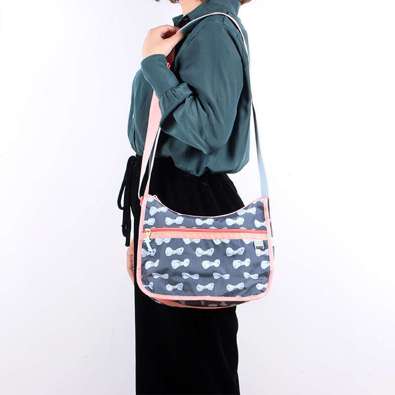 Waterproof single shoulder women's bag with multifunctional nylon handbag