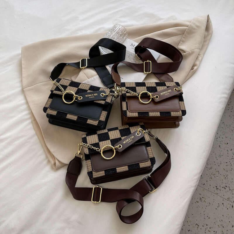2024 autumn new crossbody high-end feel bag, women's texture, fashionable checkerboard pattern, niche small square bag