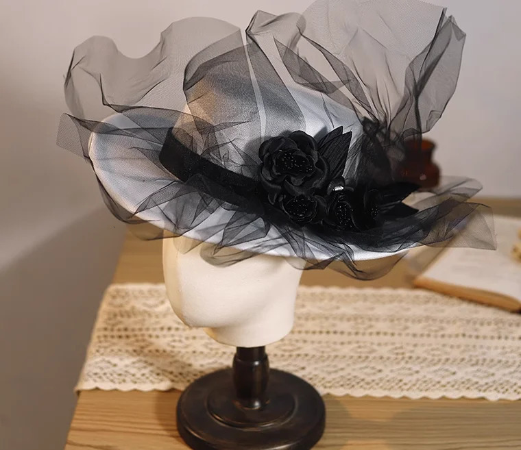 French Style Wide Mesh Brim Wedding Hat for Women White Satin Flat Fedora Cap Flower Bowknot Bride Formal Church Headpieces 240410