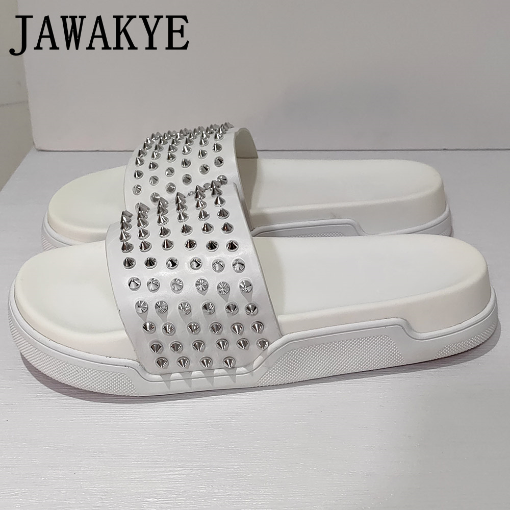 Summer 2022 Rivet Slippers Men Flats Slip On Platform Shoes Men Mules Beach Slides Designer Shoes For Men Black White Slippers