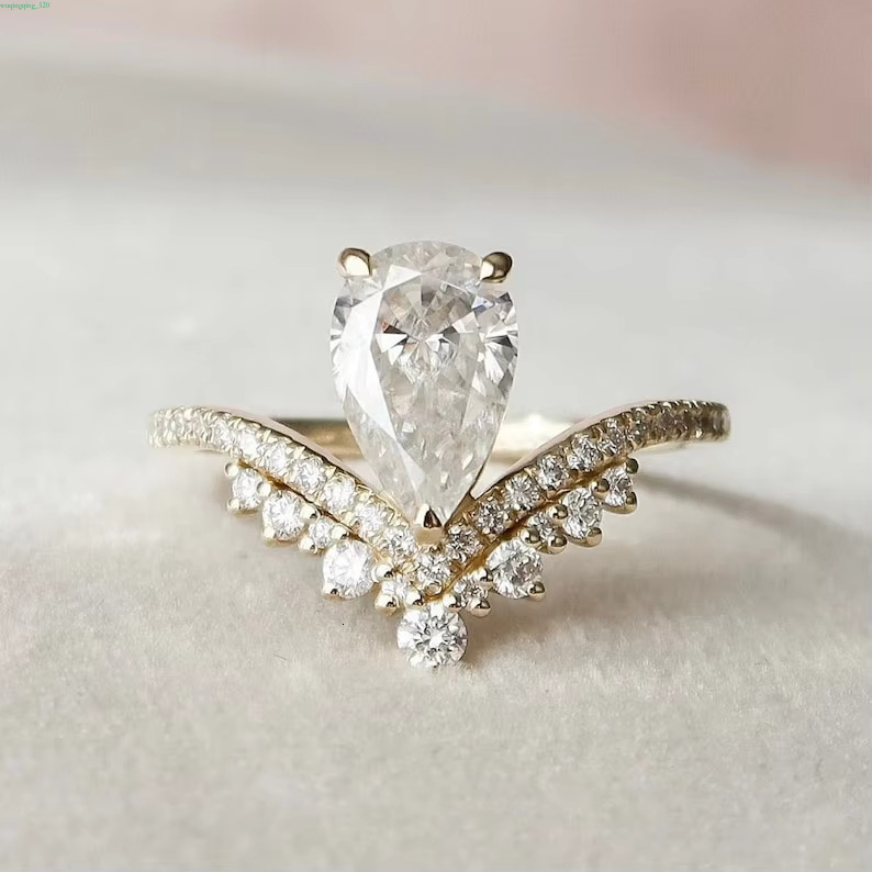 1.33 CT Colorless Pear Cut Moissanite Art Deco Ring in Platinum Fine Wedding Engagement Jewelry gorgeous
