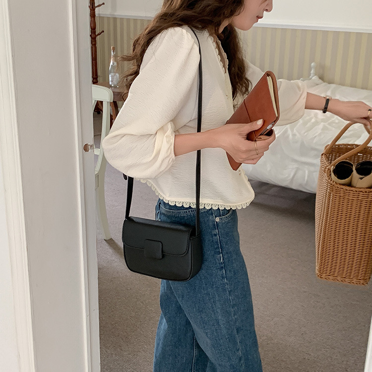 2024 new handbag with a sense of design fashionable and versatile trend, crossbody shoulder bag for women