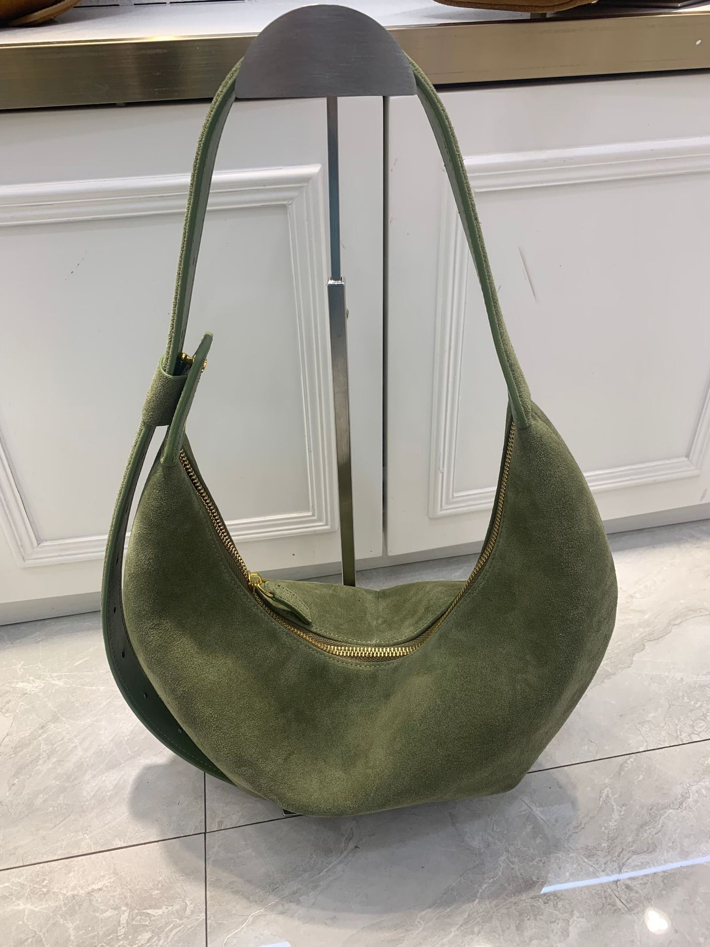 New Thick Real Suede Leather Hobo Tote Green Coffee Color Designer Women Handbag Stylish Winter Shoulder Bag Zipper Style BagVoyage