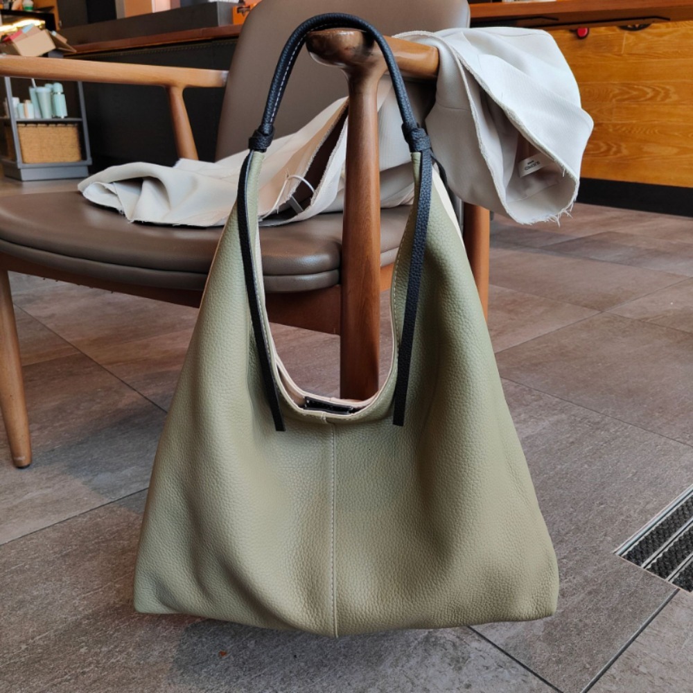 New Trend Leather Texture Magnetic Vintage Underarm Bag All-Match Korea Panelled Casual Shoulder Large Capacity Moda Women Totes Genuine Leather Zippe