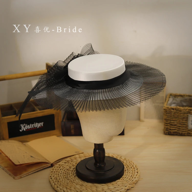 French Style Wide Mesh Brim Wedding Hat for Women White Satin Flat Fedora Cap Flower Bowknot Bride Formal Church Headpieces 240410