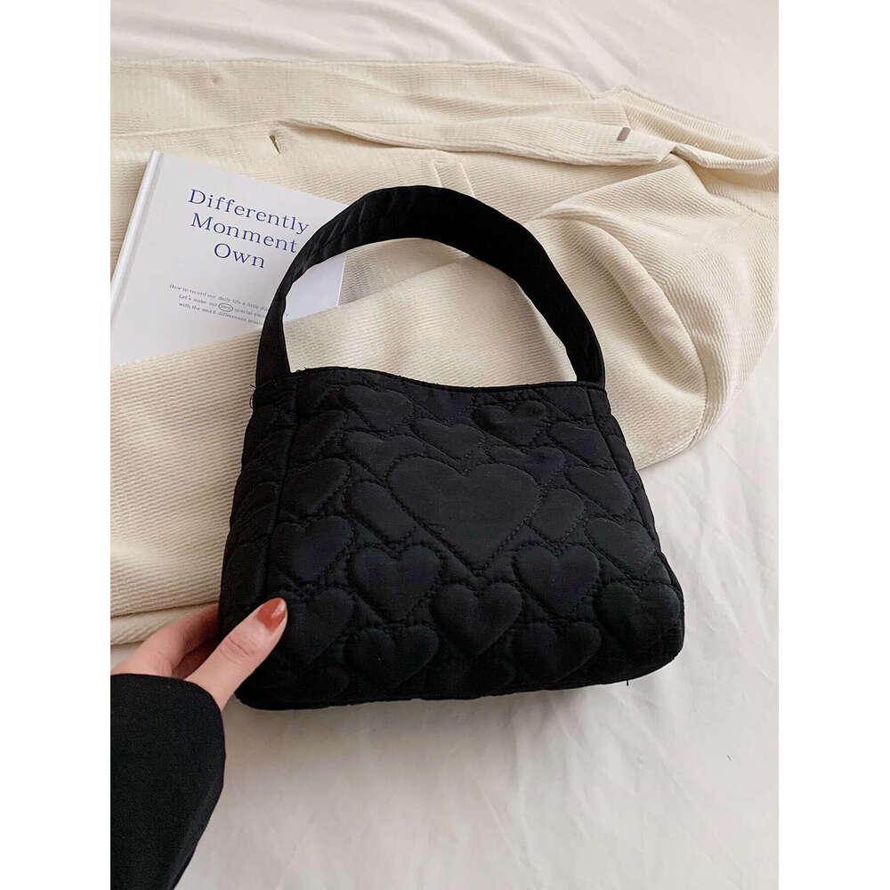Small and high-end handbag, women's nylon fabric, heart tote, bento bag, versatile single shoulder armpit bag
