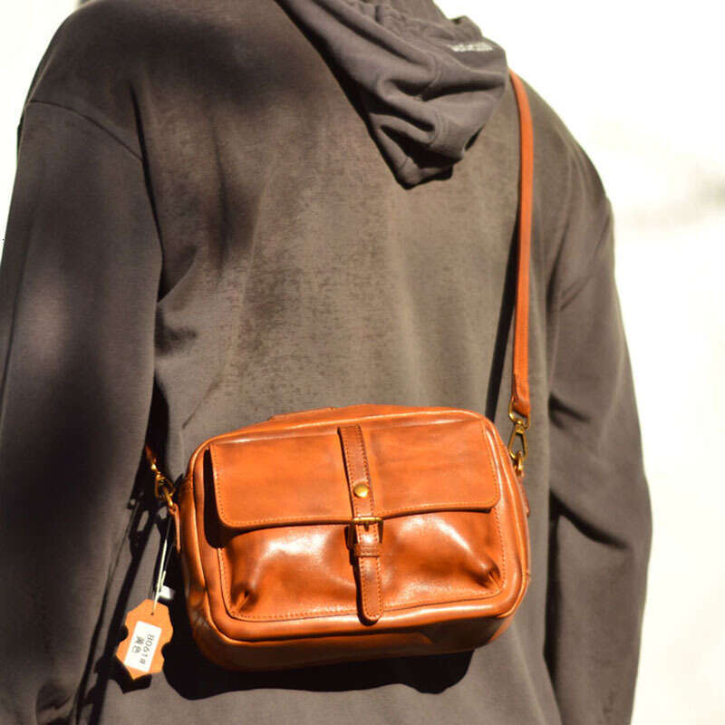Vintage Leather Men's Crossbody Bag Small Square Bag Tanned Single Shoulder Japanese Top Layer Cowhide Messeng