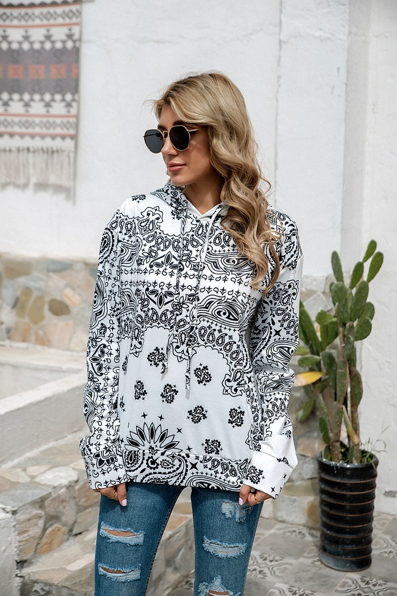Designer's personalized Bohemian style printed top, fashionable women's hooded and velvet sweatshirt