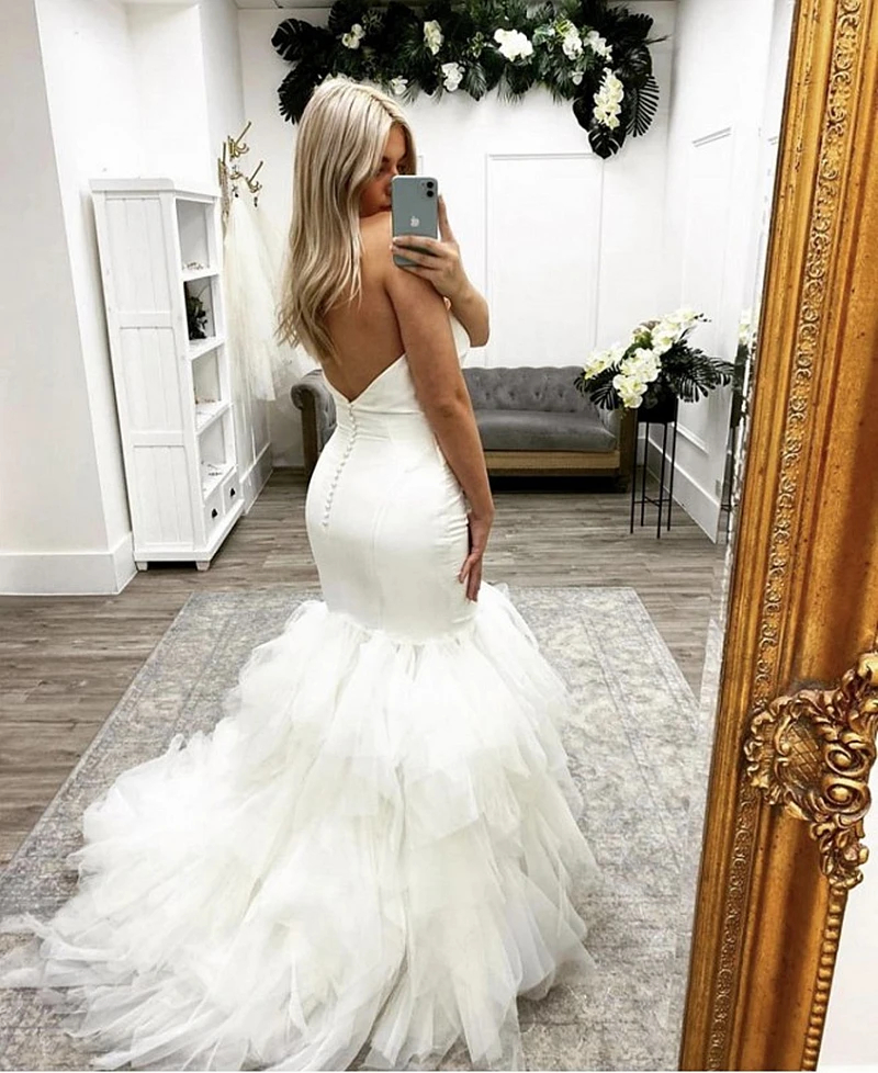 Simple Strapless Mermaid Wedding Dresses Tiers Ivory Long Satin Bridal Gown Sleeveless Backless Sexy Bride Dress Court Train Back Buttons 2024
