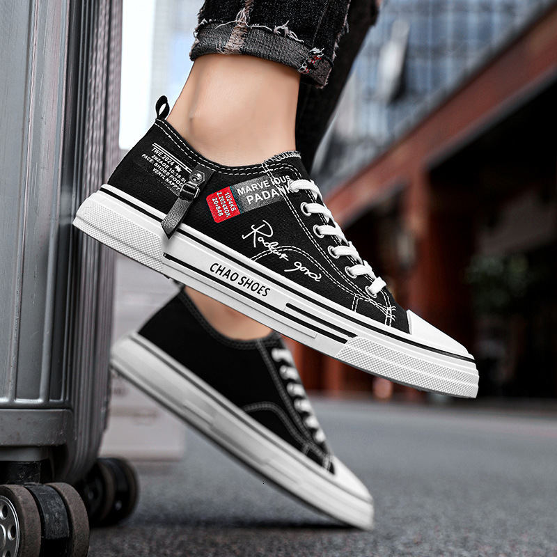 2025 Men's Summer Breathable Multifunctional Canvas Shoes College Students Basic Fabric Sports White Low Top Shoes Youth Soft Soled Board Shoes