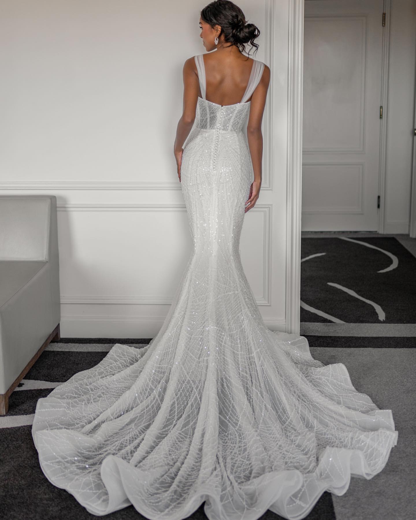 Stunning Crystal Mermaid Wedding Dress For Straps Country Wedding Dresses Bridal Gowns Backless Boho Designer Bride Dress 0516