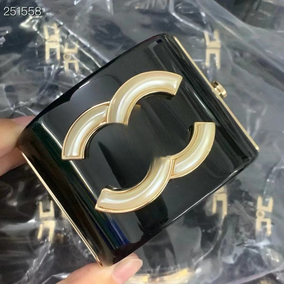 High Quality Wide Version Bracelet Import Acrylic Electroplating 18K Gold Material Brass Atmosphere Luxury Very Lining Skin Limited Edition Bracelet Gift Party Ha