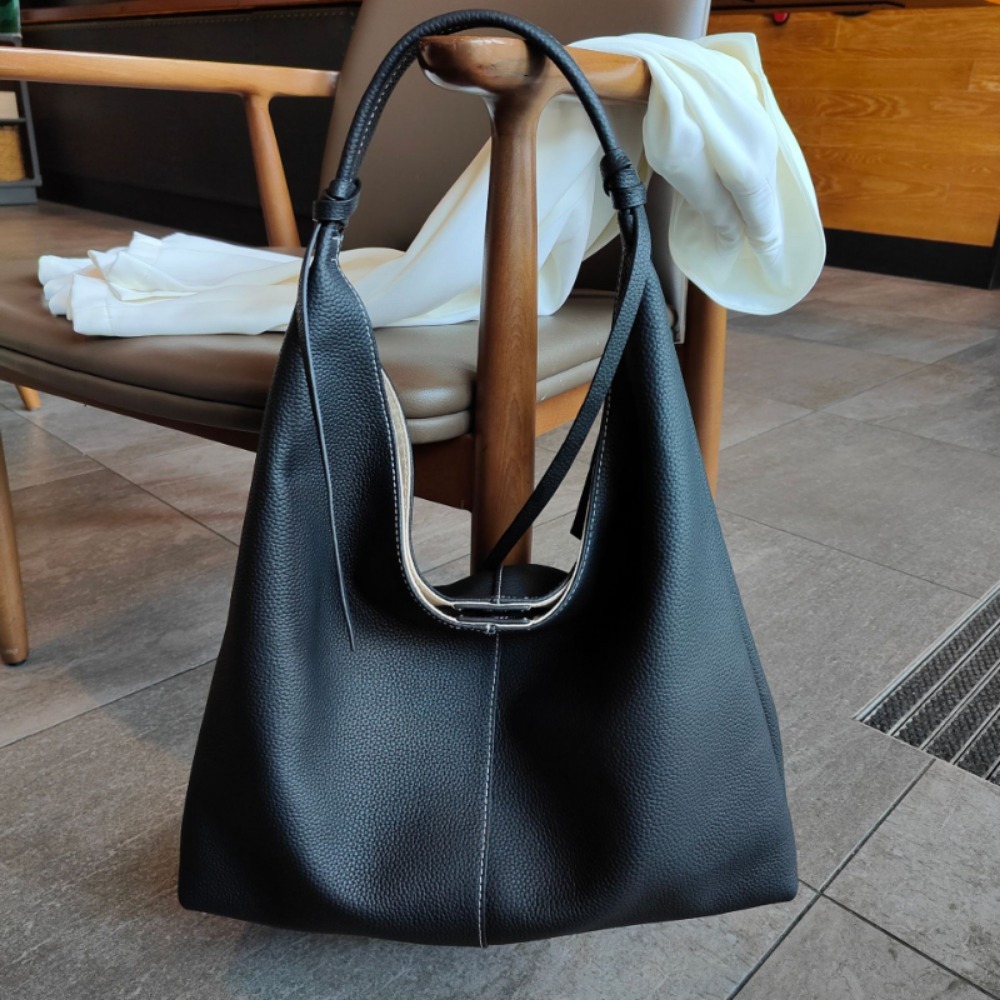 New Trend Leather Texture Magnetic Vintage Underarm Bag All-Match Korea Panelled Casual Shoulder Large Capacity Moda Women Totes Genuine Leather Zippe