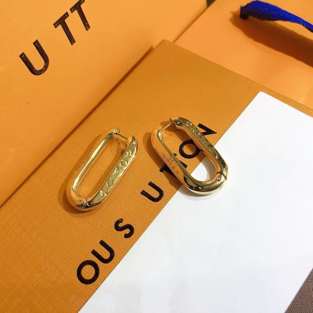 2025 Luxury brand letters designer earrings for women jewelry 18k Gold geometry pearl ball charm elegant earring earings ear rings jewelery