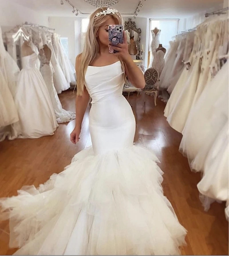 Simple Strapless Mermaid Wedding Dresses Tiers Ivory Long Satin Bridal Gown Sleeveless Backless Sexy Bride Dress Court Train Back Buttons 2024