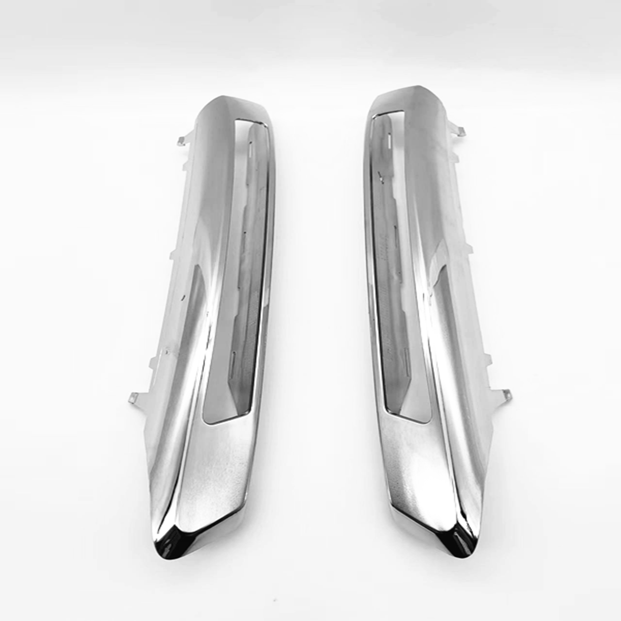 OEM: A1648847322 A1648847422 Set Front Bumper new Fog Light 2025 Grill Trim for Mercedes Benz W164 GL320 GL350 GL450 GL500