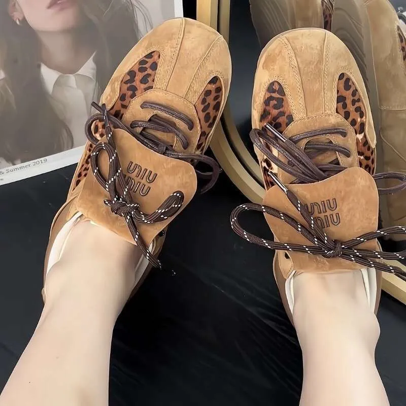 Autumn New Women's Lace Up Shallow Mouth Leopard Print Pattern Sports Fashionable and Casual Outdoor Flat Shoes