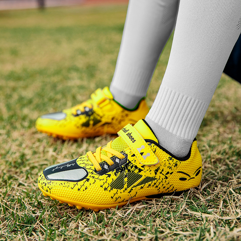 Size 28-39 Children Soccer Shoes Yellow Football Boots Boy Girl Trainers Sneakers Kids Soccer Cleats Training Futsal Sneakers