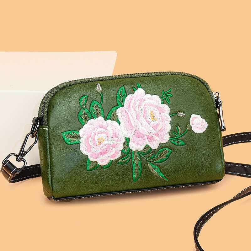 Fashionable light luxury embroidered Chinese ethnic style handbag women, versatile casual, suitable for middle-aged and elderly mothers, single should