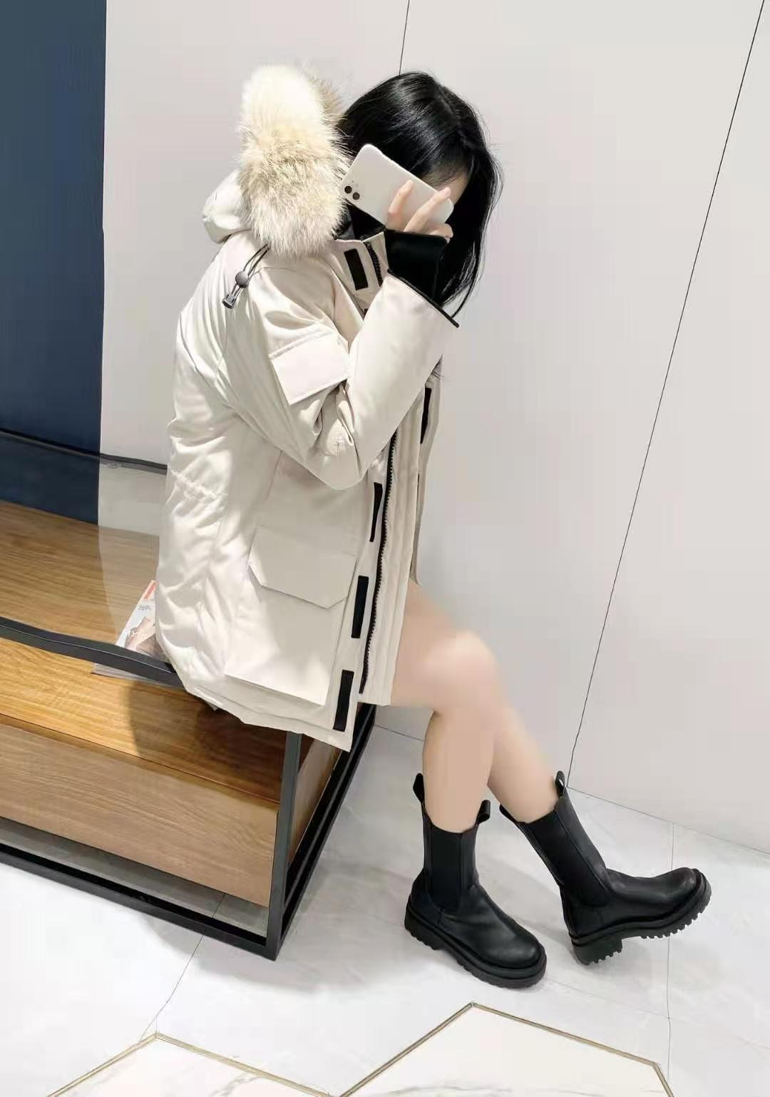 Designer high-quality men's down jacket casual fashion style men's plus size padded hooded winter coat