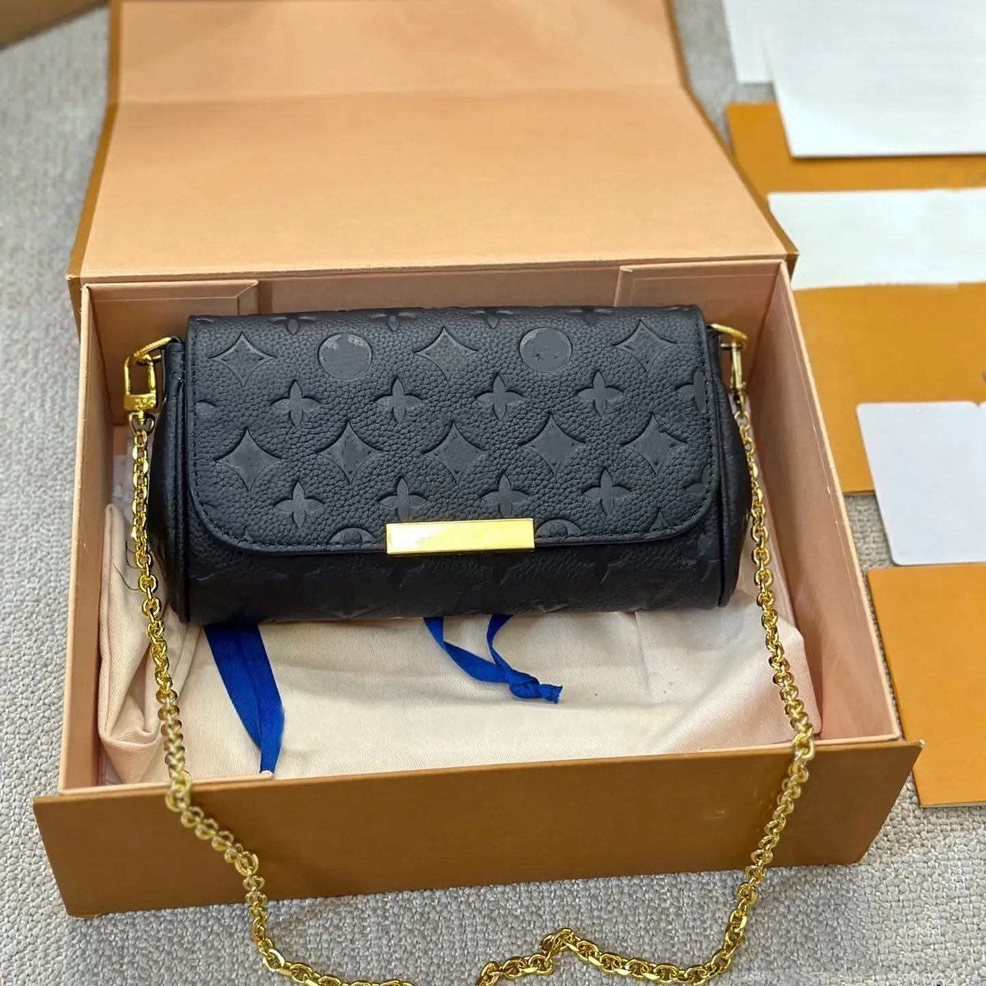 Women leather Evening Bags Luxurys Handbags female Designer bag woman mini Bags Lady Clutch Shoulder bags Tote bag Womens Purse female backpack High qualitys