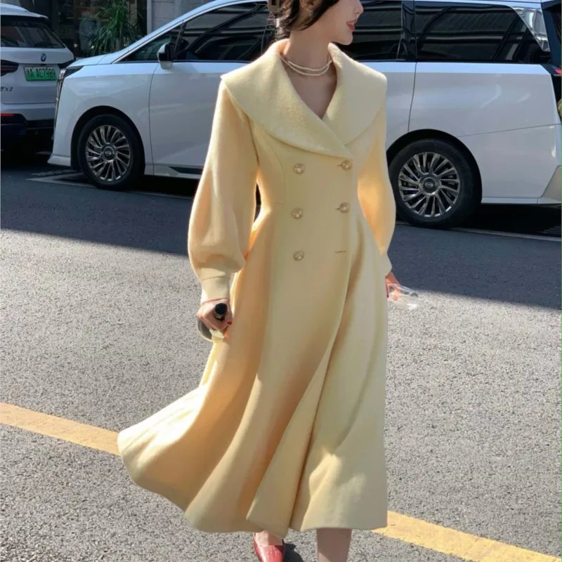 Fashionable womens long coat winter style coat with lapel double chest lantern sleeves solid retro chic wool coat 241108