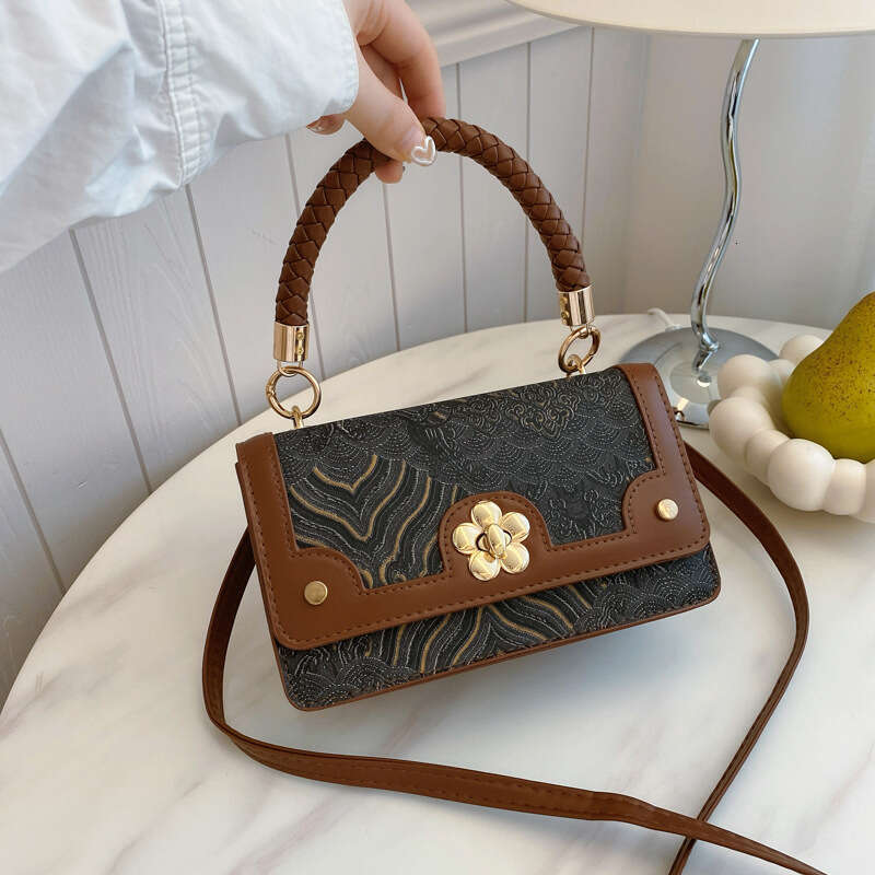 2024 Autumn New Embroidered Handheld Small Square for Women, Versatile Chinese Style Single Shoulder Crossbody Bag