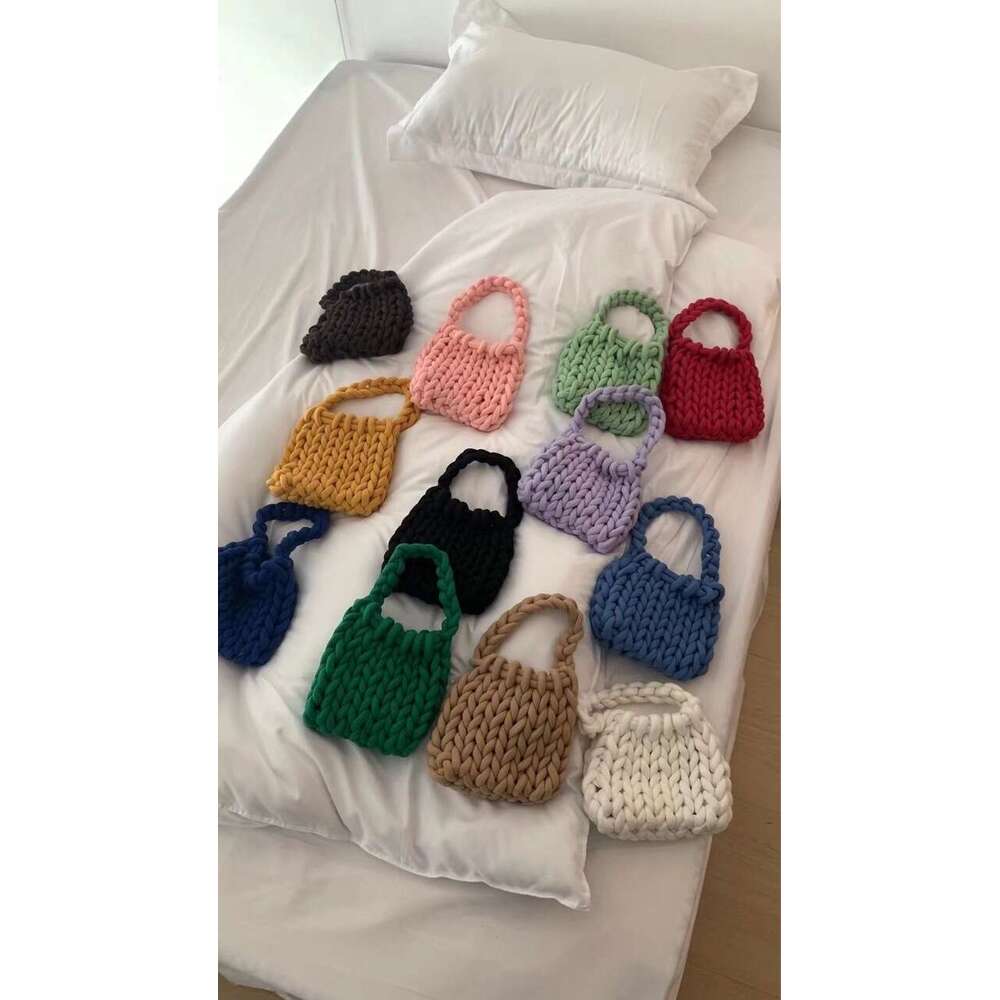 2023 Spring/Summer New Korean Edition Dongdaemun Same Style Recommended Internet Celebrity Handheld Woven Finished Women's Bag