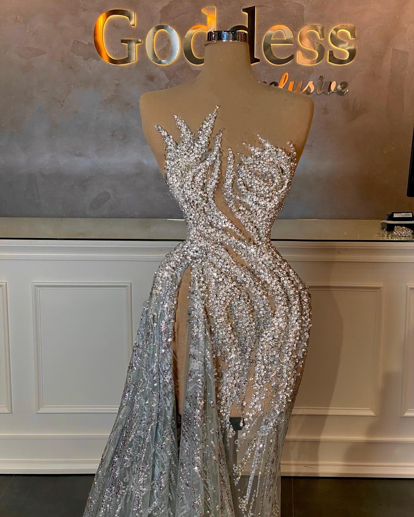 Crystal Fabulous Mermaid Evening Elegant Strapless Prom Dress Backless Beaded Sweep Train Thigh Split Formal Dresses For Women
