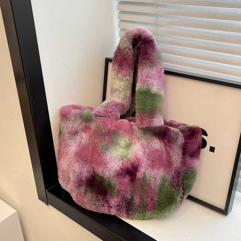 Winter Fur Bags Women Contrasting Color Handbag Large Capacity Single Shoulder Commuting Plush Armpit Tote Bag 241111