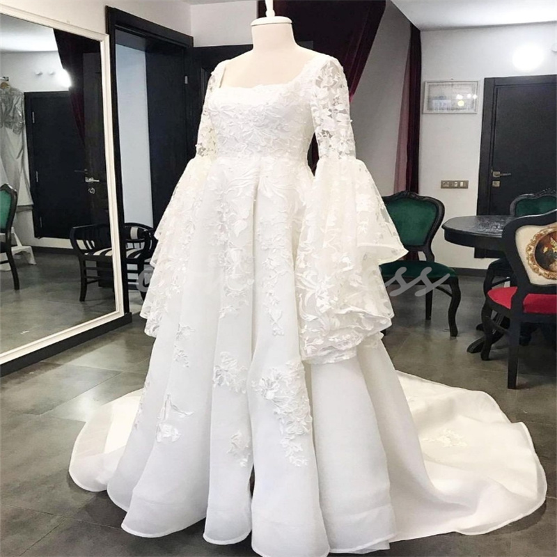 Gorgeous Princess Lace Wedding Dresses Elegant Square Flare Sleeves Country Castle Bride Dress Luxury Celtic Bridal Gowns Corset Robe De Mariage 2025