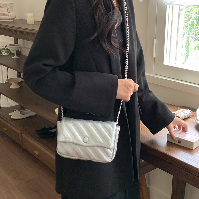 2024 new crossbody niche high-end chain Designer Bag versatile mini shoulder bag for women