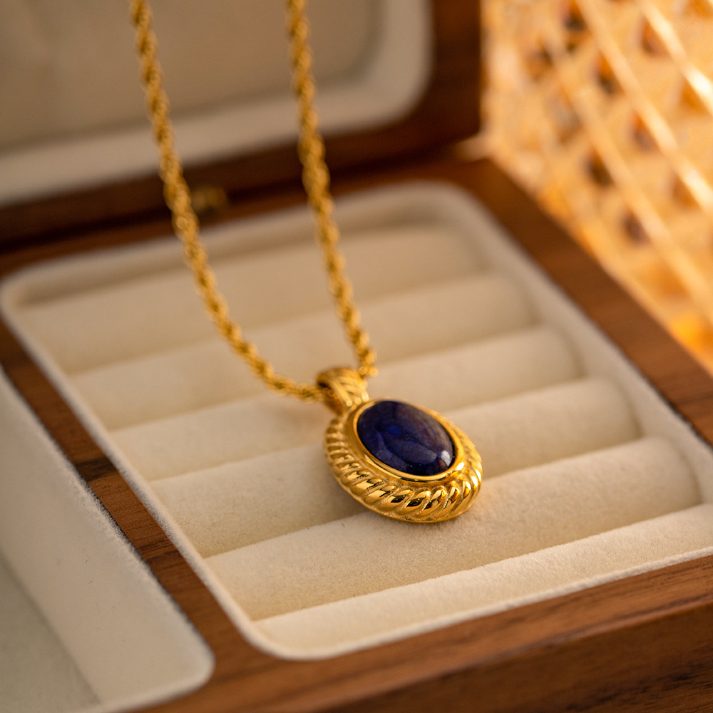 Designer Fashion Necklace for Women 18K Gold Stainless Steel Inlaid Lapis Lazuli Oval Vintage Pendant Necklace Wholesale