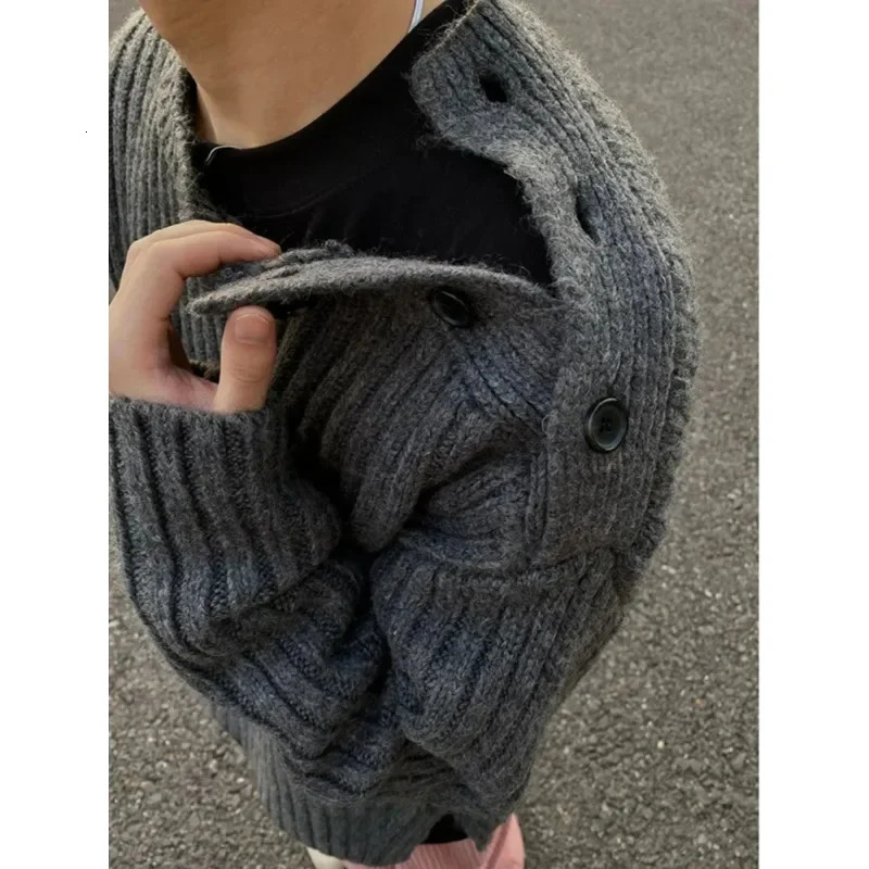 Cleanfit Deep Grey Round Neck Cropped Idle Style Sweater For Men Winter n Highend Feel Knitted Top Jacket 241111