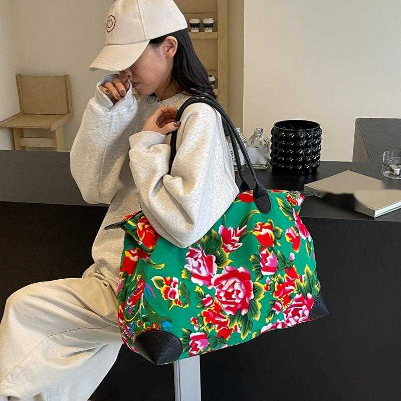Short Distance Travel Bag Womens Lightweight Small Bag Fashion Chinese Printed Travel Handbag Portable Small Fitness Bag for Going Out