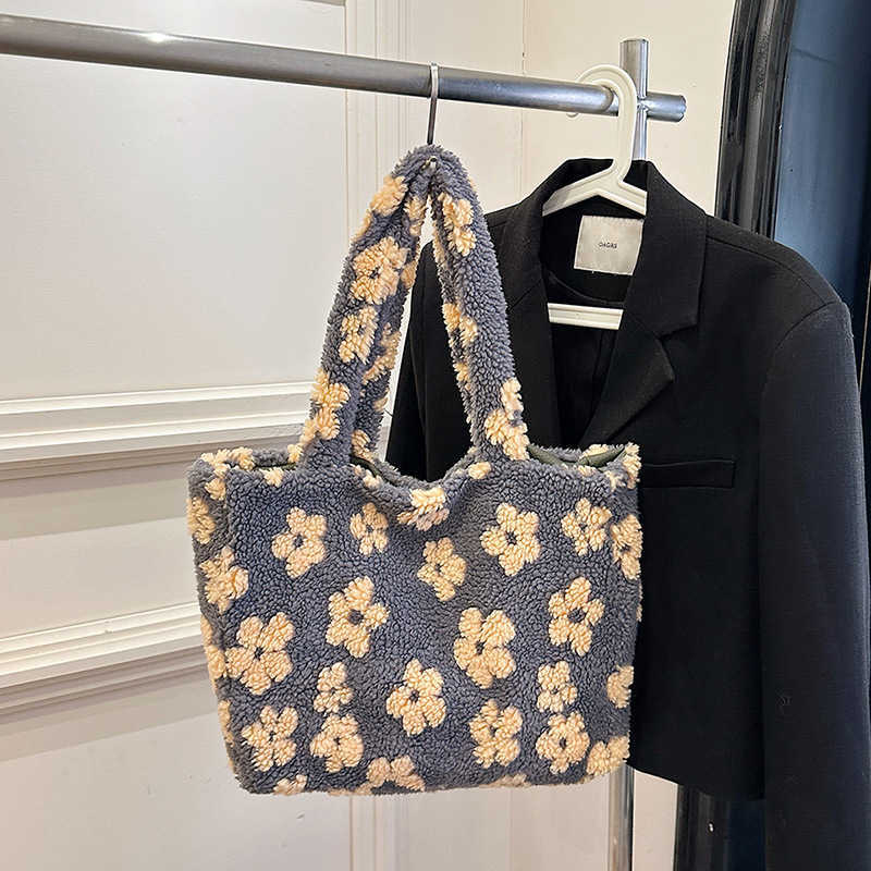 Korean Version Totes Trendy Girl Tote Bag Winter High End Hand Bags Plush Bag Fashion Shoulder Purses 241111