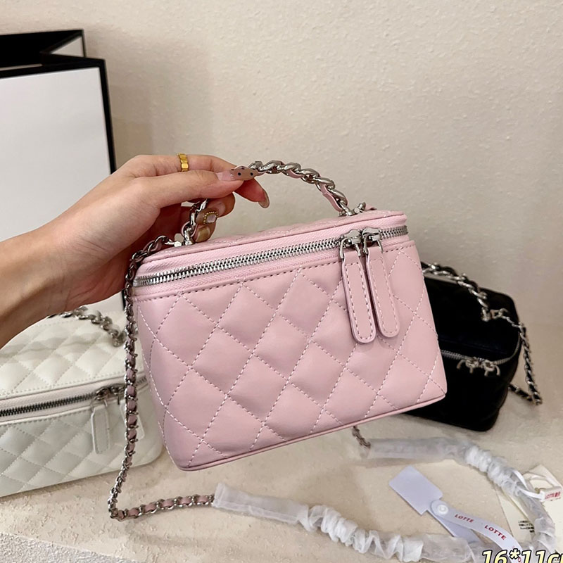 Metal Handle Women Designer Vanity Box Makeup Bag Quilted Leather Silver Hardware Matelasse Chain 16x11cm Luxury Cosmetic Case Purse Shoulder Cross Body Handbag