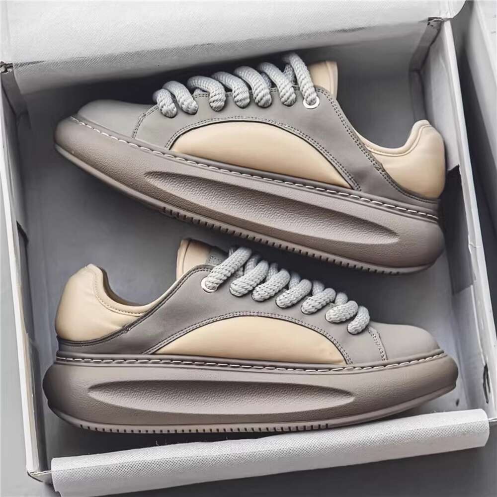 2024 New Men's Ueen Board Thick Sole Sports Casual Bread Shoes ddmythur