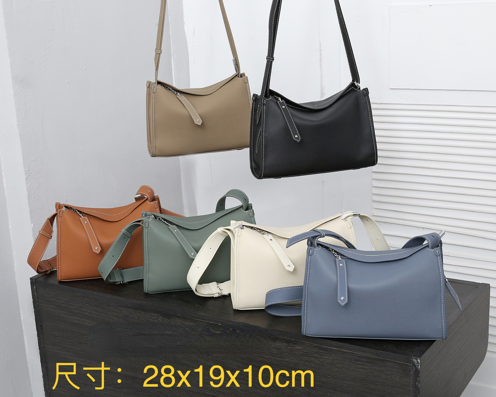 Head Layer Cow Leather Square Women's Trendy Fashion Single Shoulder Crossbody Bag Large Capacity Commuting Handbag Genuine Leather Bagvoyage