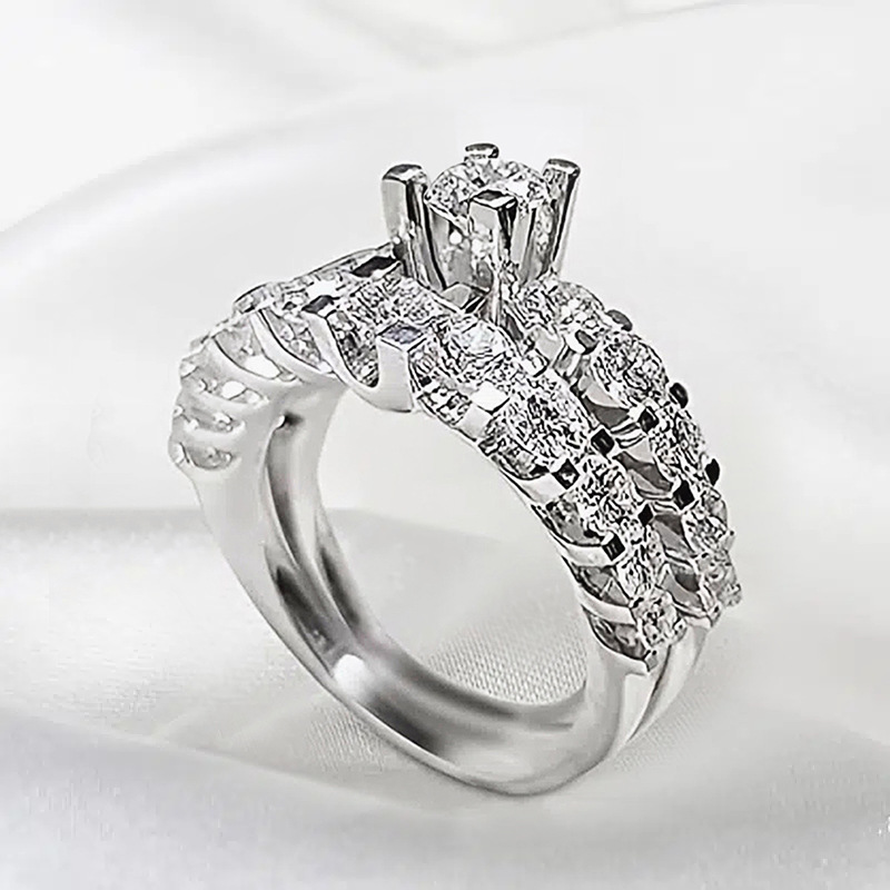 Wedding Rings Fashion Oval Crystal Ring Womens White Diamond Ring Classic Crown Solitaire Ring Luxury Wedding Jewelry