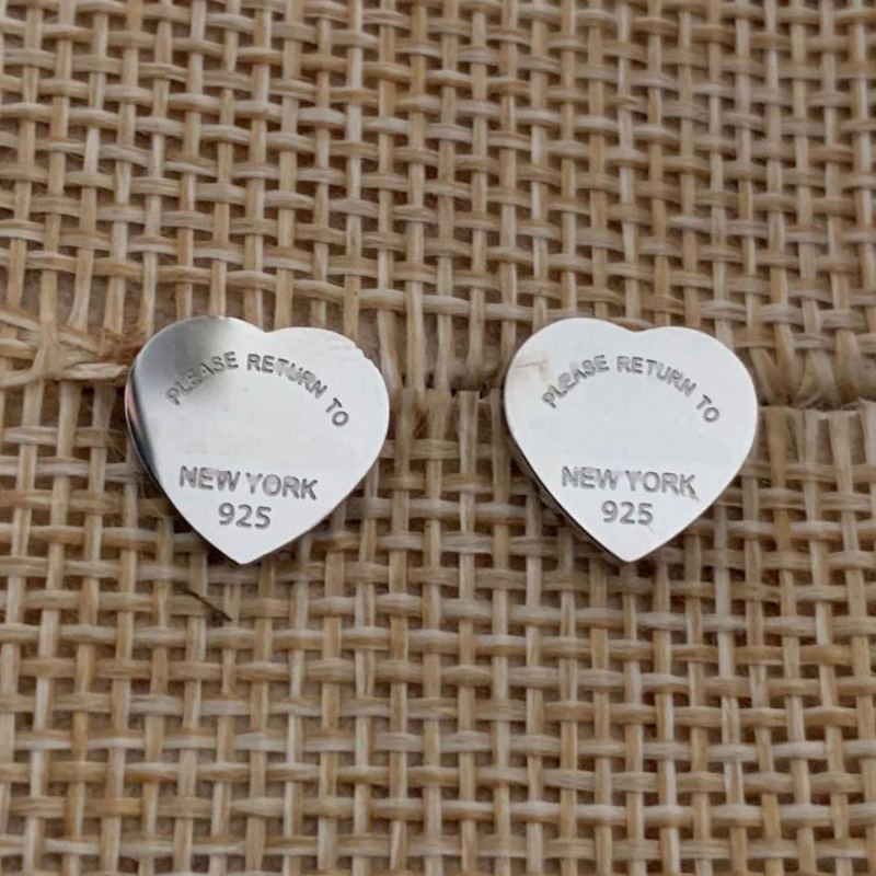 2024 Top Quality Gold Color Classic Style Women Designer Studs Titanium Steel Fashion Heart Love Earrings Wholesale