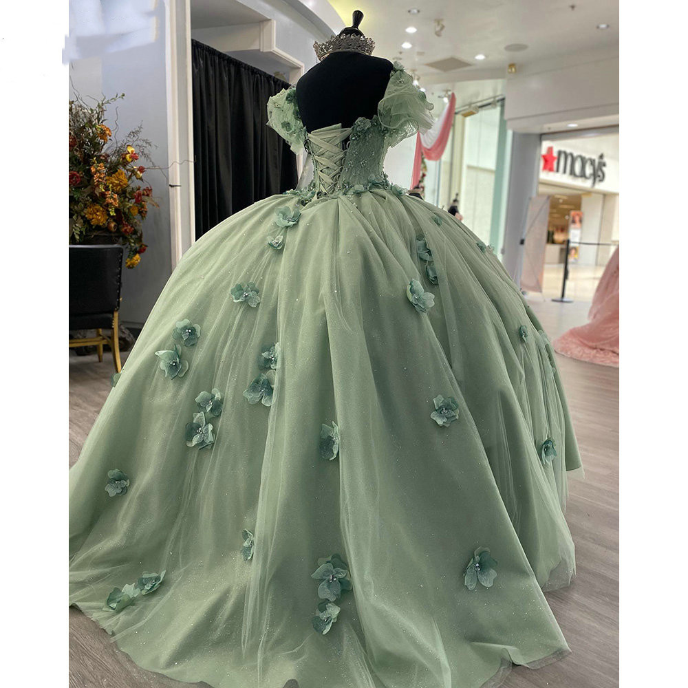 Vintage Mint Green Ball Gown Quinceanera Dresses Sweetheart Off Shouler Lace Appliques Beaded Hand Made Flowers Tulle Sweet 16 Party Prom Evening Gown