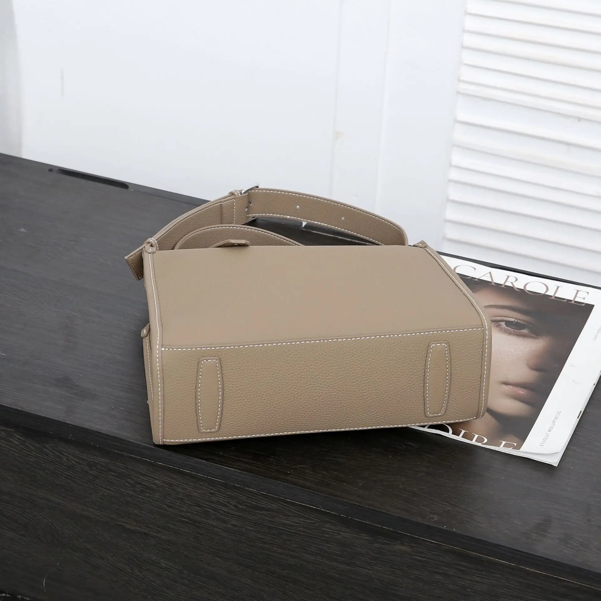 Head Layer Cow Leather Square Women's Trendy Fashion Single Shoulder Crossbody Bag Large Capacity Commuting Handbag Genuine Leather Bagvoyage