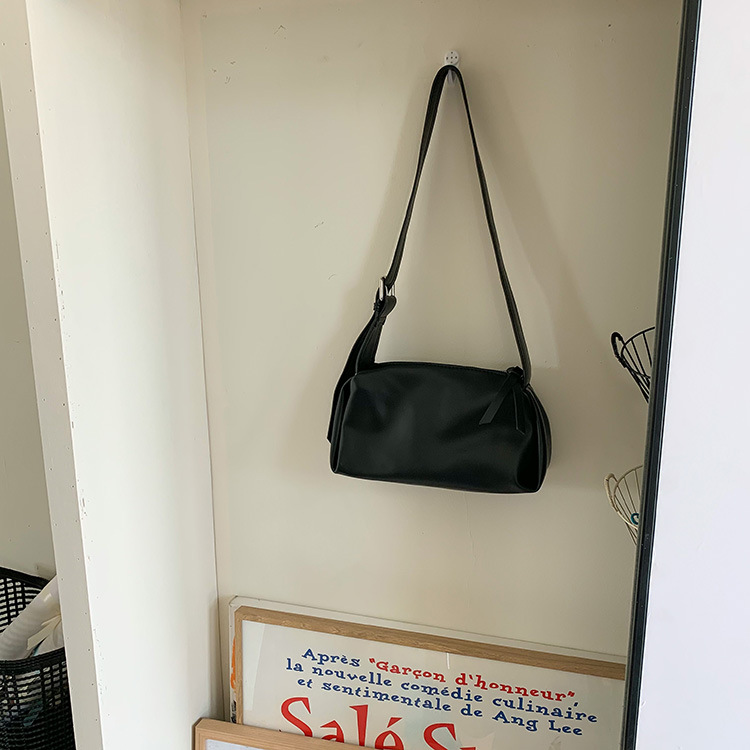 2025 Designer Bags for women 3 versatile autumn and winter sense single shoulder fashionable niche commuting trendy women's bag free shipping  